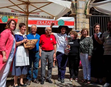 A* Jes&uacute;s GarzaronF* 2018_08_26T* D&iacute;a del pastor Artzai Eguna. Cata de quesos. Subasta del queso ganador. Esquileo de ovejasL* Uharte Arakil